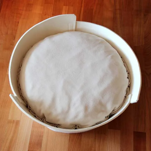 Luxury Lido Felt Cat Bed