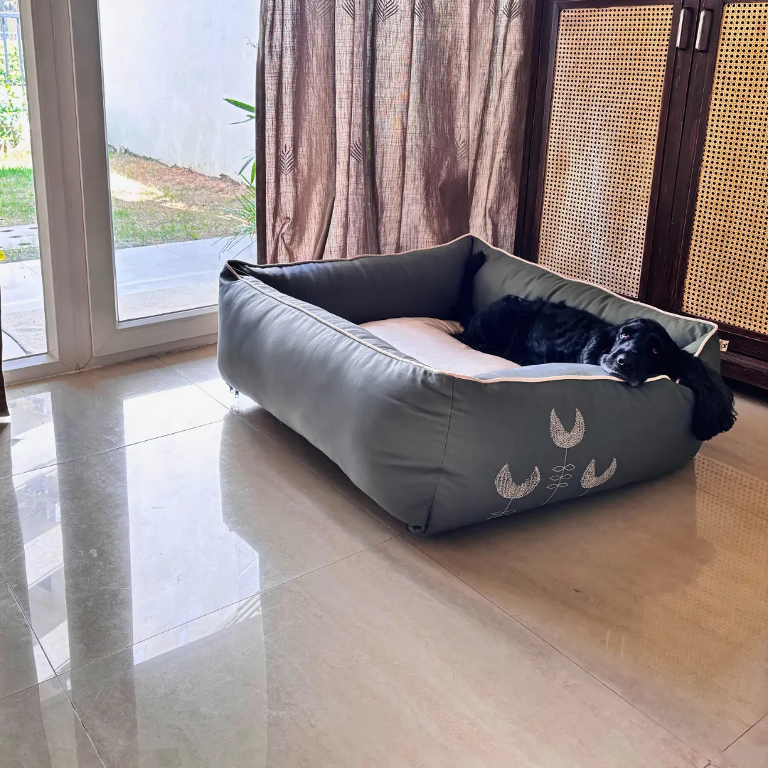 PoochMate Dandelion Dreams Jade-Ivory Dog Bed