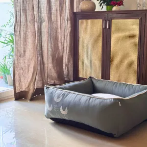 PoochMate Dandelion Dreams Jade-Ivory Dog Bed