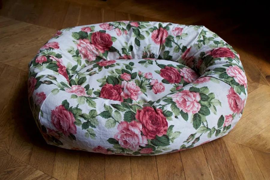 ROSES DOG BED